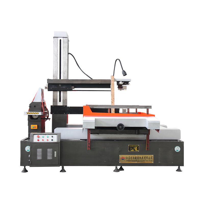 DK77100 AZ Stepper CNC Wire EDM Höghastighetsskärmaskin med lyftmotor